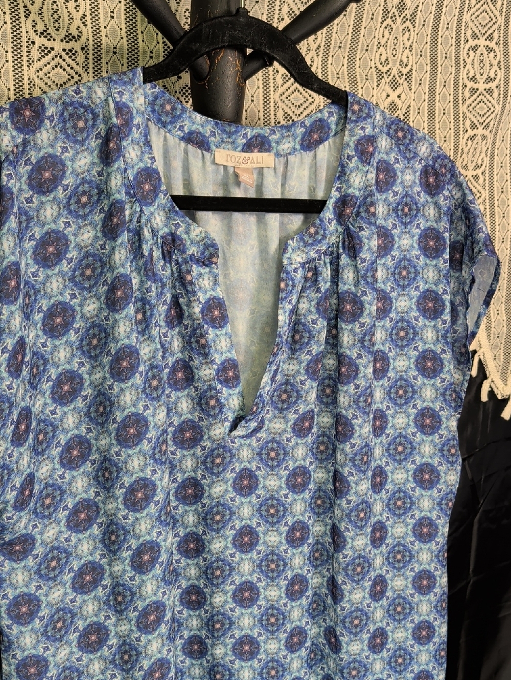 Roz & Ali 2x Ladies V Neck Blouse Shirt - Picture 3 of 10